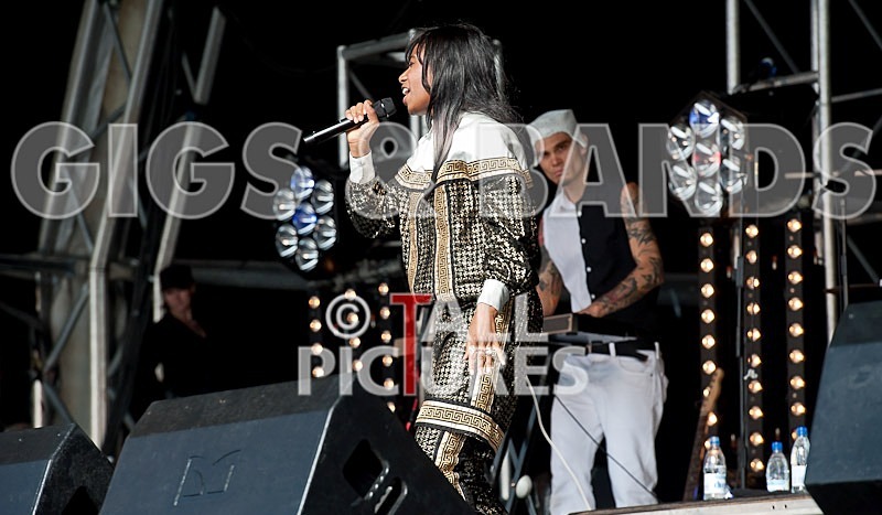 Santigold-7 - SANTIGOLD