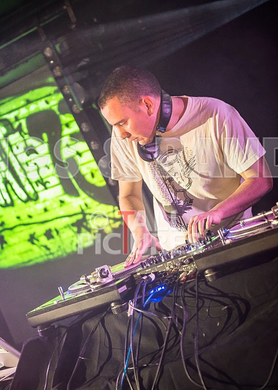 DJ Woody-8 - DJ WOODY