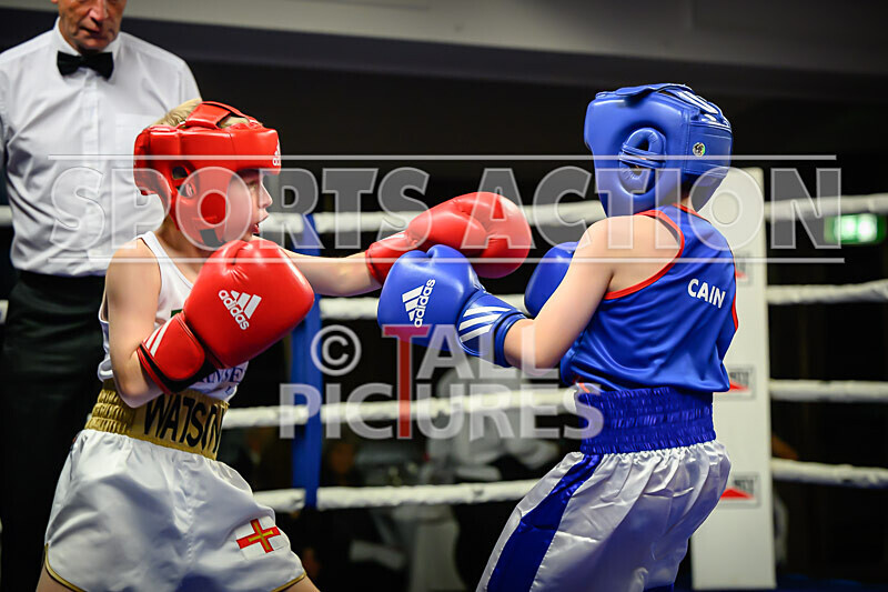 BOUT- 2 - Leon Watson v Callum Cain-42 - BOUT 2 - Leon Watson v Callum Cain