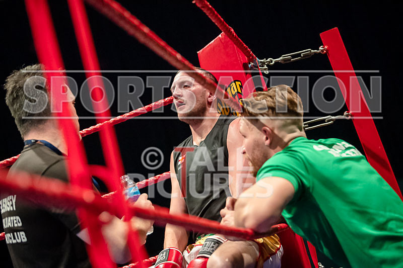 BOUT-18 - Jimmy Lesbirel v Byron Morris-22 - BOUT-18 - Jimmy Lesbirel v Byron Morris