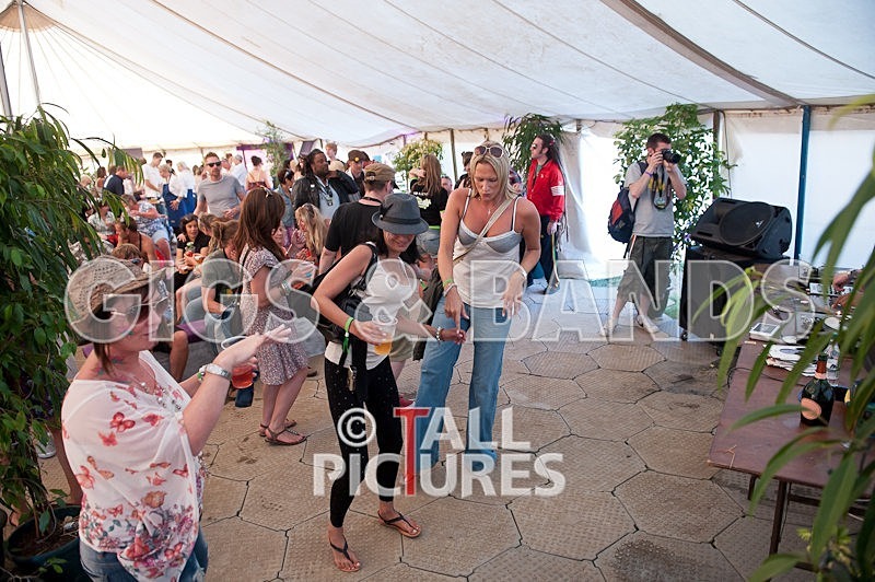 Guernsey Festival Scene-15 - THE GUERNSEY FESTIVAL ATMOSPHERE AND SCENE