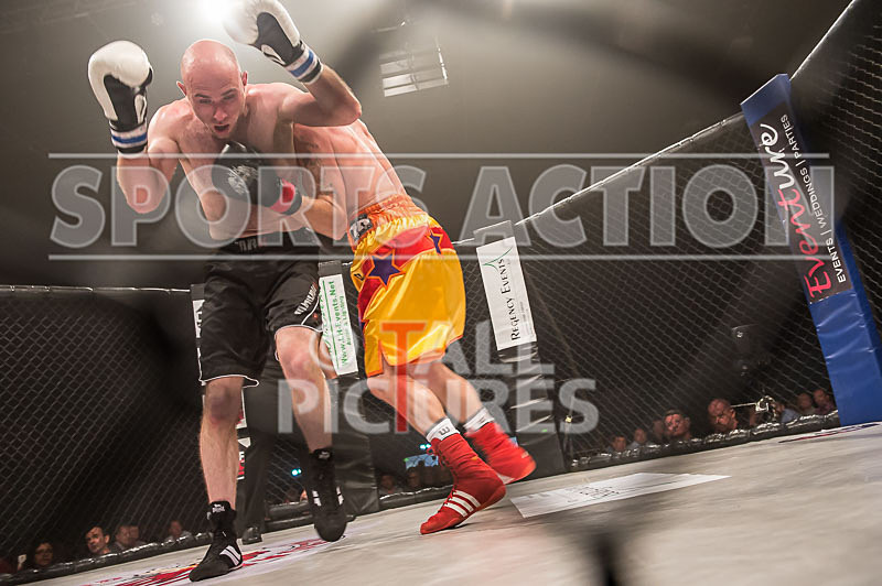 Lee Waterman v Danny Smith-29 - BOUT 1