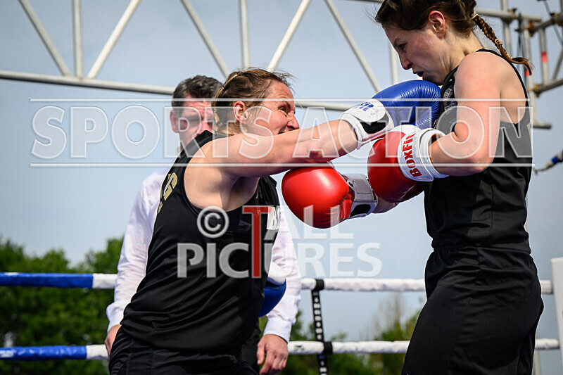 BOUT 1 - Emma the Mentalist Martin v Joanna the Hammer Wheatley-32 - BOUT 1 - Emma 'the Mentalist' Martin v Joanna 'the Hammer' Wheatley