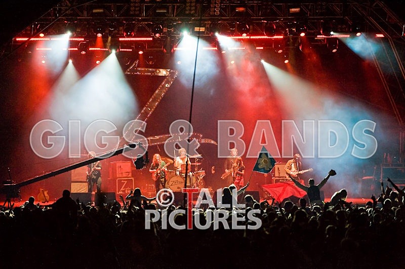 Zutons-23 - THE ZUTONS