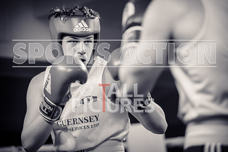 BOUT- 5_Ethan Le Moignan v Adrian Salmonowicz-21 - BOUT 5_Ethan Le Moignan v Adrian Salmonowicz