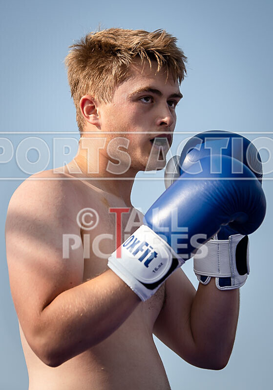 BOUT 1 - Ivan -El Terrible- v Elliot Cocket-15 - BOUT 1 - Ivan 'El Terrible' Donaldson v Elliot Cocket