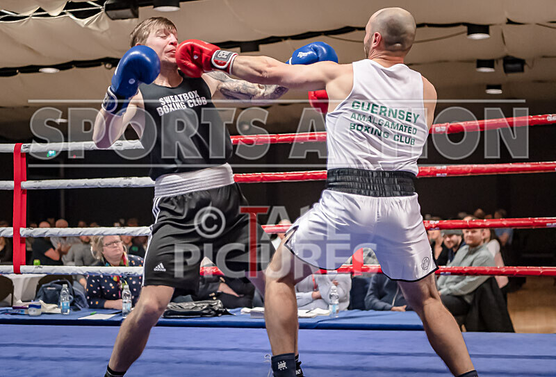 BOUT 8 - Rusian Gogercaks v Ricky Barrett-18 - BOUT 8 - Rusian Gogercaks v Ricky Barrett