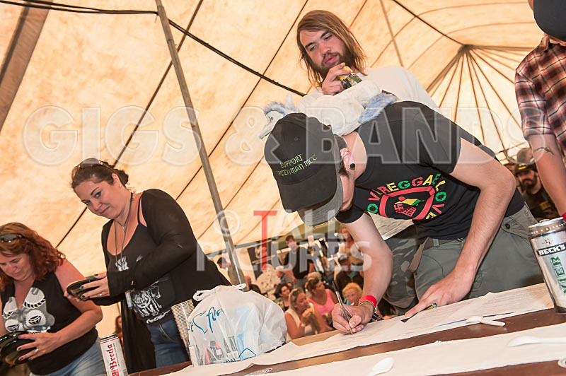 Chilli Eating_2015-1 - TRIKE, CHILLI & TUG OF WAR