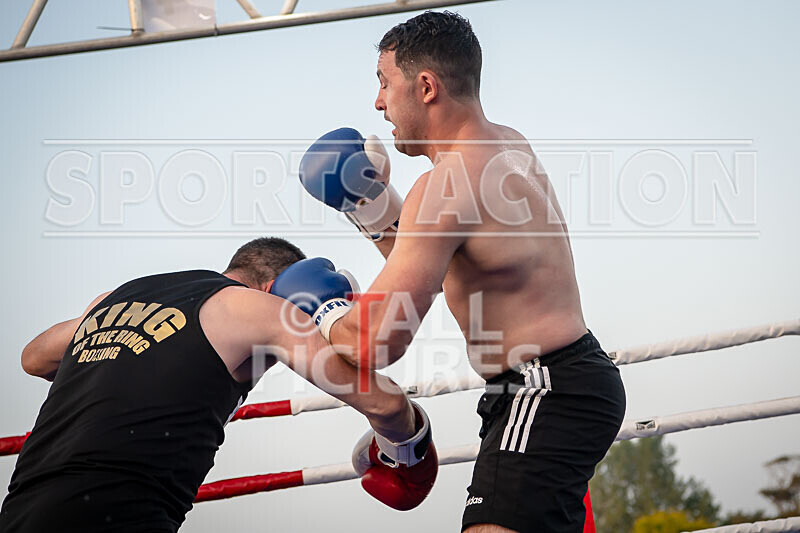 BOUT 15 - Alec -the Bomber- Bailey v Owen Poynder-24 - BOUT 15 - Alec 'the Bomber' Bailey v Owen Poynder