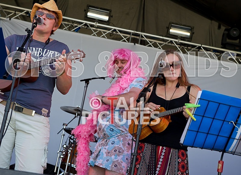 ukuladies-6 - UKULADIES!