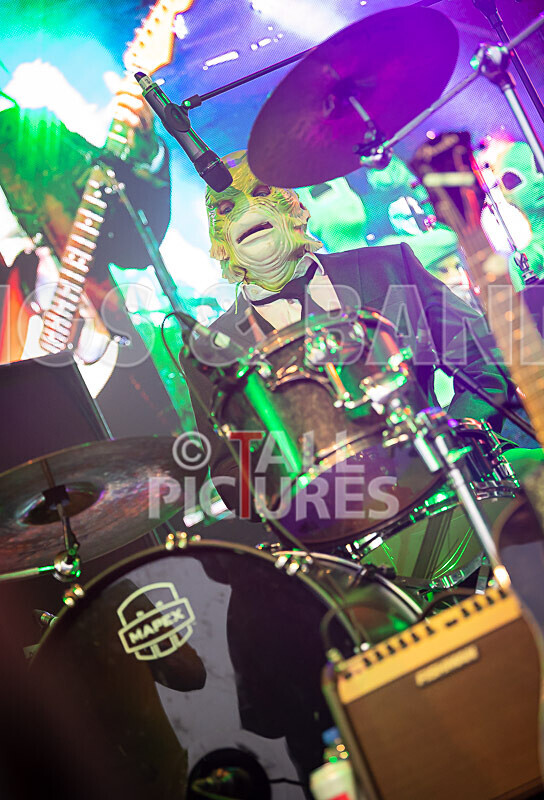 The Bensons-16 - THE BENSONS