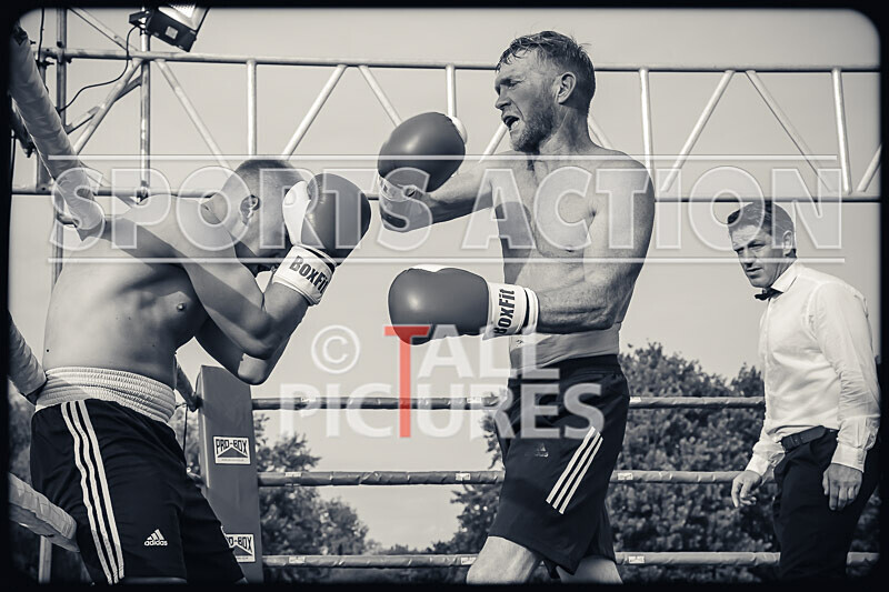 BOUT 8 - Mark Butterwork v Marvelous Modris Kononovs-31 - BOUT 8 - Mark Butterwork v 'Marvelous' Modris Kononovs