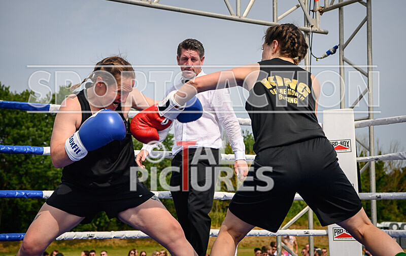 BOUT 1 - Emma the Mentalist Martin v Joanna the Hammer Wheatley-21 - BOUT 1 - Emma 'the Mentalist' Martin v Joanna 'the Hammer' Wheatley