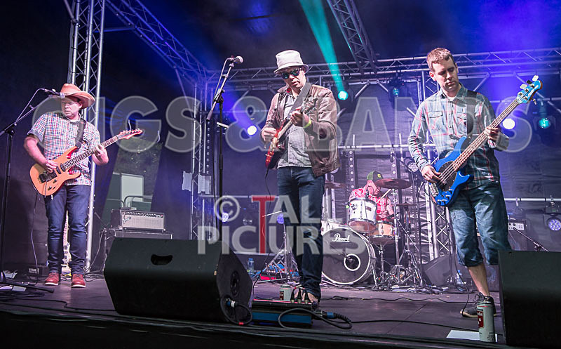 J-C The Looney Tunes Band-16 - J-C & THE LOONEY TUNES BAND