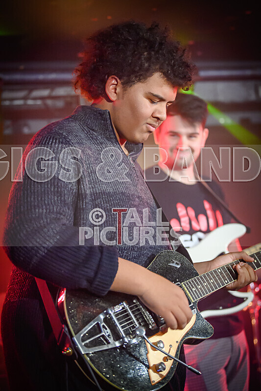 Motionless-17 - MOTIONLESS