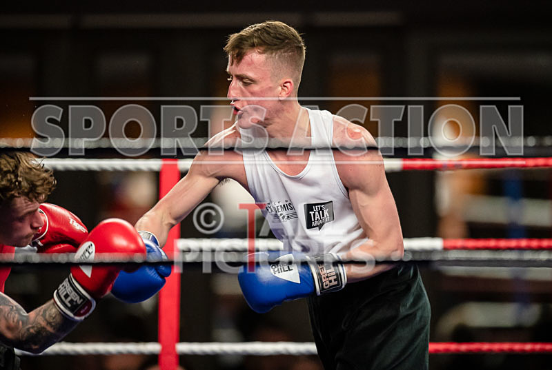 BOUT-5_Rob Brehaut v Ryan Davies-22 - BOUT-5_Rob Brehaut v Ryan Davies