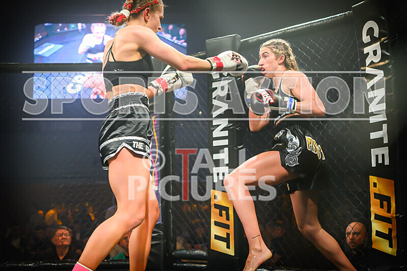 BOUT- 9 - Laura Douglas v Georgia Blumsom-37 - BOUT 9 - Laura Douglas v Georgia Blumsom