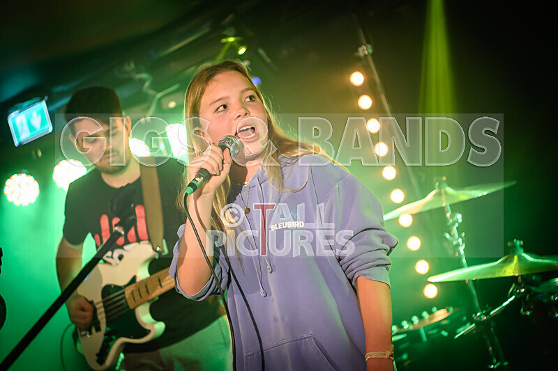 Motionless-35 - MOTIONLESS