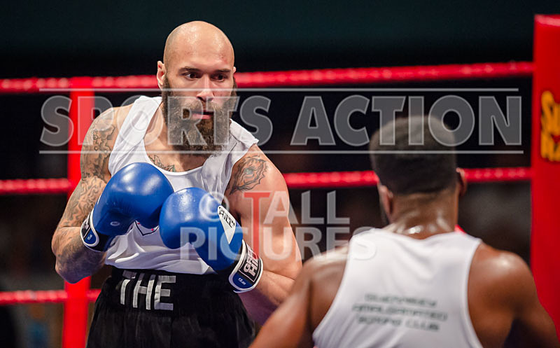 BOUT-13 - Oblie Botchway v Lewis Oakford-21 - BOUT-13 - Oblie Botchway v Lewis Oakford