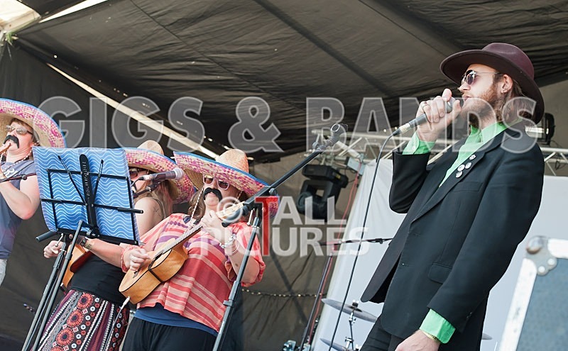 ukuladies-10 - UKULADIES!