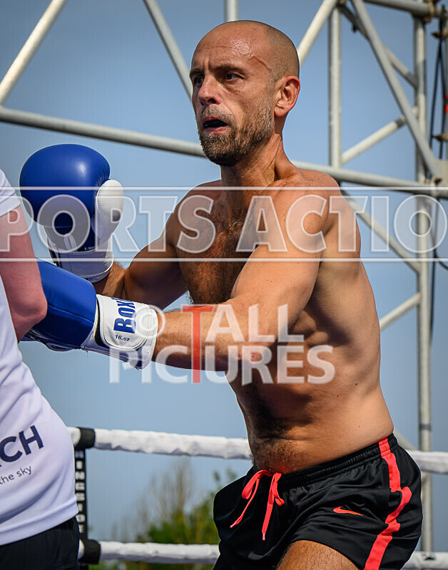 BOUT 3 - Dangerous Dan Cavanagh v Tim Scrappy Doo Rogers-22 - BOUT 3 - 'Dangerous' Dan Cavanagh v Tim 'Scrappy Doo' Rogers