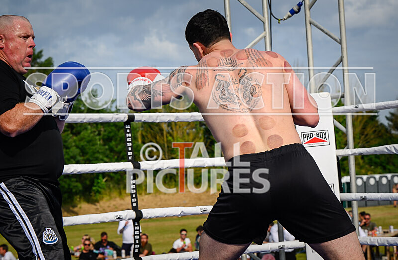 BOUT 6 - Keith the Terror of Tyneside v Sisco El Diablo Freitas-25 - BOUT 6 - Keith 'the Terror of Tyneside' v Sisco 'El Diablo' Freitas