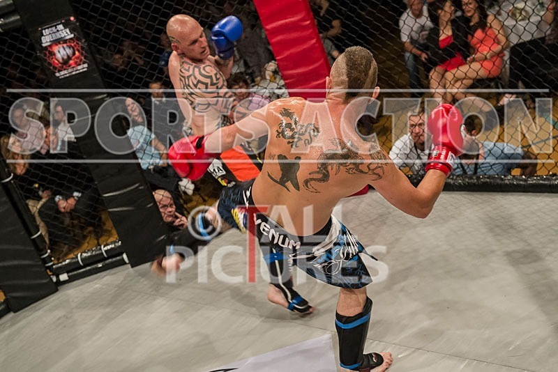 Cage Fighting_2012_Bout 10-52 - BOUT-10