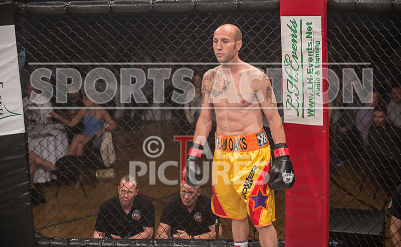 Lee Waterman v Danny Smith-27 - BOUT 1