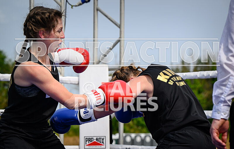 BOUT 1 - Emma the Mentalist Martin v Joanna the Hammer Wheatley-40 - BOUT 1 - Emma 'the Mentalist' Martin v Joanna 'the Hammer' Wheatley