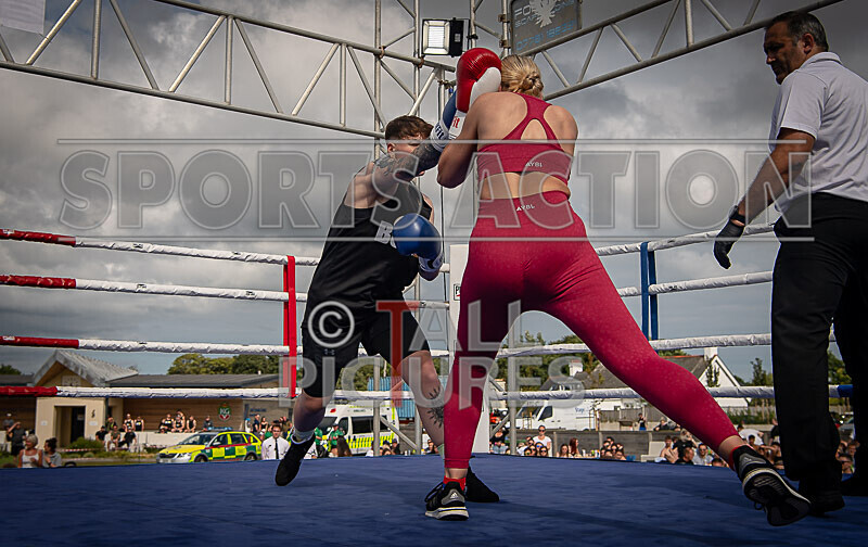BOUT 5- Leonie Chardonnay Pike v Ellie Rocky Robinson-28 - BOUT 5- Leonie 'Chardonnay' Pike v Ellie 'Rocky' Robinson