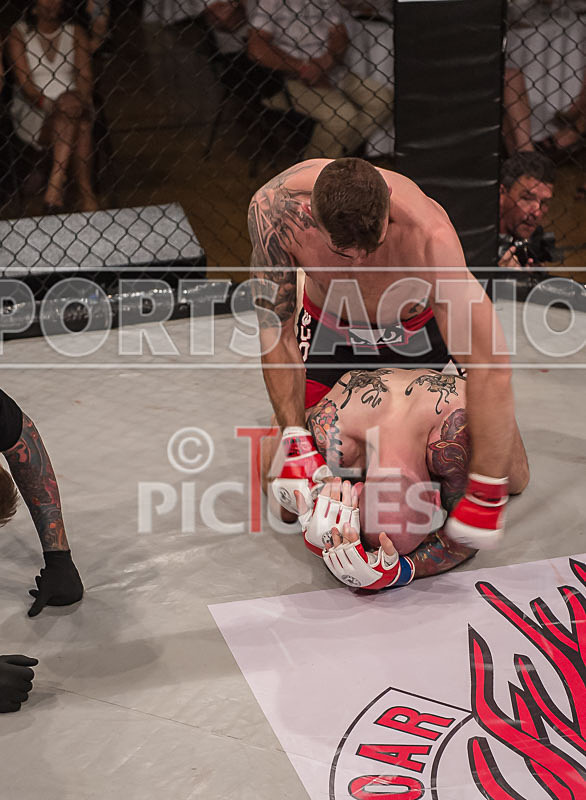 Josh Ozanne v Andrew Reid-61 - BOUT 15