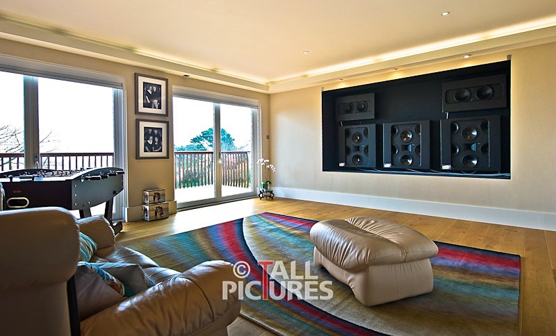 Avolution_Shoot-5-4 - LARGE SCREEN & PROJECTOR