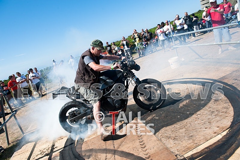 Greenman Burnout-3 - GREENMAN BURNOUTS 2010