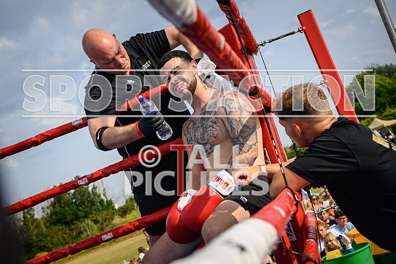 BOUT 6 - Keith the Terror of Tyneside v Sisco El Diablo Freitas-24 - BOUT 6 - Keith 'the Terror of Tyneside' v Sisco 'El Diablo' Freitas