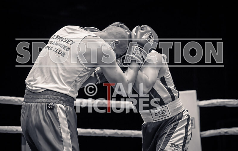 BOUT 9- Cameron Hards v Alex Sanderson-43 - BOUT 9: Cameron Hards v Alex Sanderson