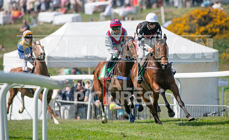 Guernsey Race Club Horse Racing 2018-2 - GUERNSEY RACE CLUB BANK HOLIDAY 2018