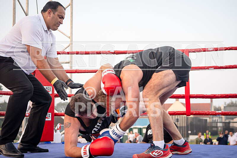 BOUT 16 - Dan -Loaded Gun- Le Sauvage v Gary -Night Night- Naftel-18 - BOUT 16 - Dan 'Loaded Gun' Le Sauvage v Gary 'Night Night' Naftel