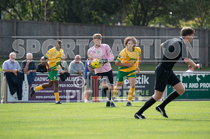 Guernsey FC v Ashford United-18 - GUERNSEY FC v ASHFORD UNITED