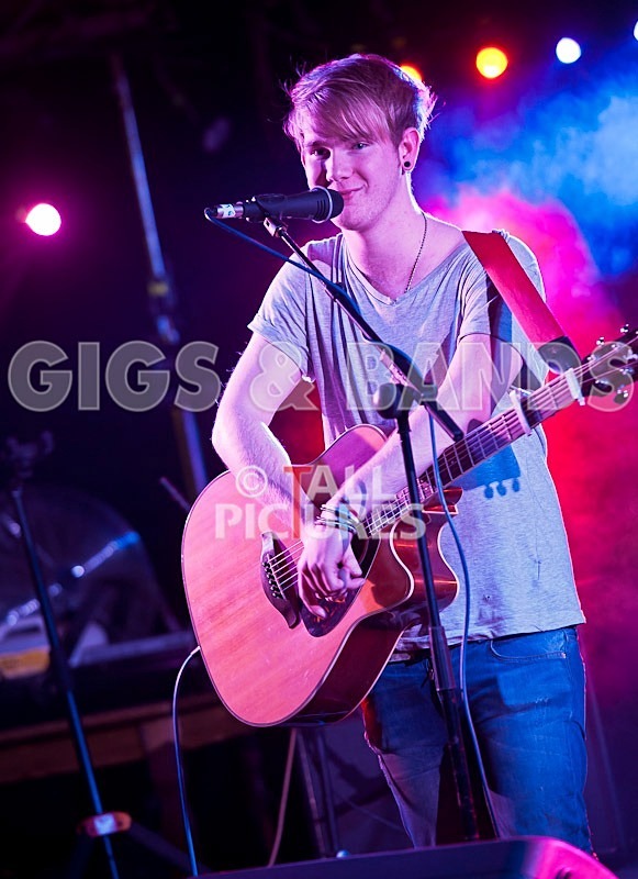 Elliott Crossan-5 - ROCK OF AGES-15_UNPLUGGED