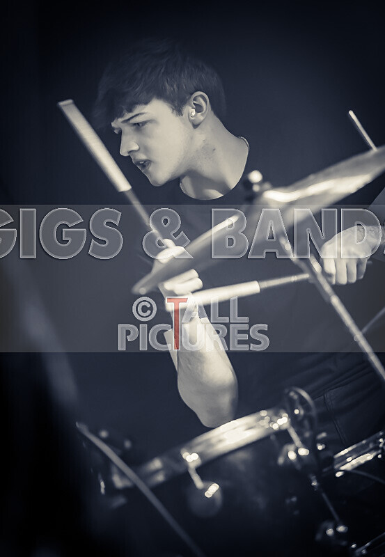 Motionless-27 - MOTIONLESS