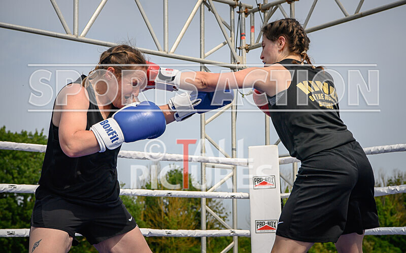 BOUT 1 - Emma the Mentalist Martin v Joanna the Hammer Wheatley-26 - BOUT 1 - Emma 'the Mentalist' Martin v Joanna 'the Hammer' Wheatley