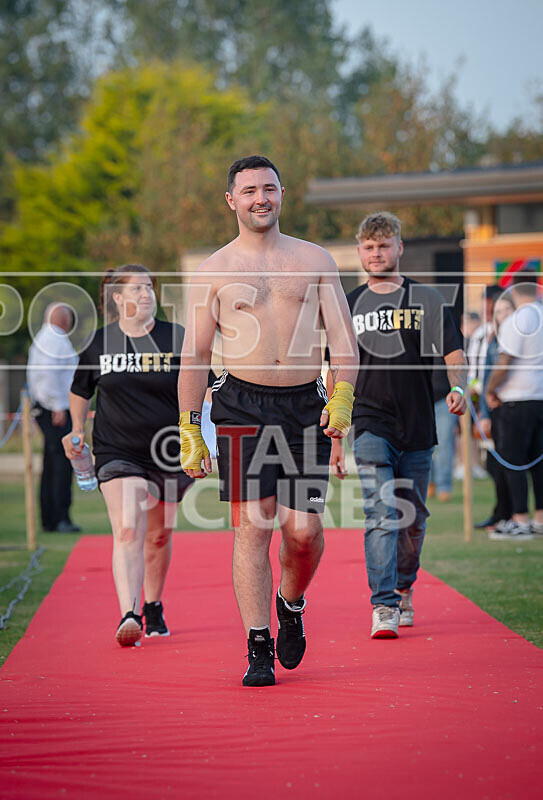 BOUT 15 - Alec -the Bomber- Bailey v Owen Poynder-1 - BOUT 15 - Alec 'the Bomber' Bailey v Owen Poynder