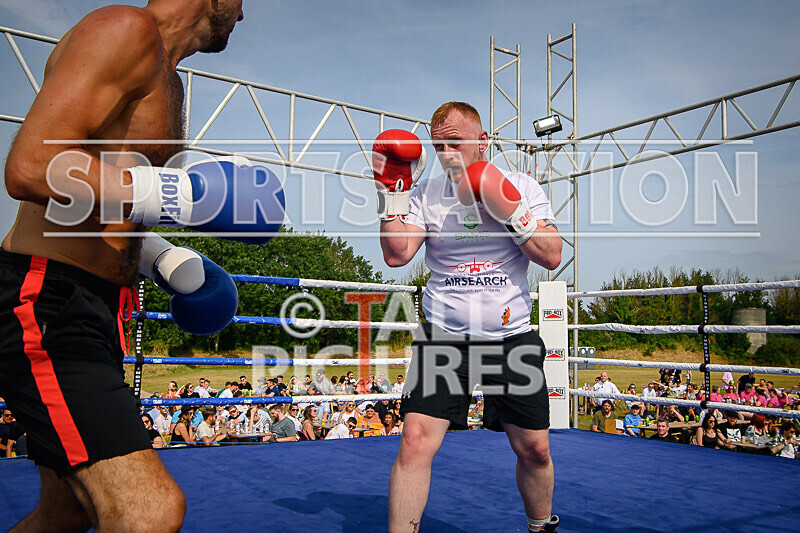 BOUT 3 - Dangerous Dan Cavanagh v Tim Scrappy Doo Rogers-35 - BOUT 3 - 'Dangerous' Dan Cavanagh v Tim 'Scrappy Doo' Rogers