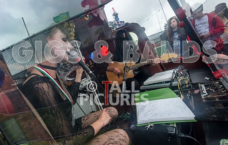 The Dukes Box-1 - THE DUKES BOX