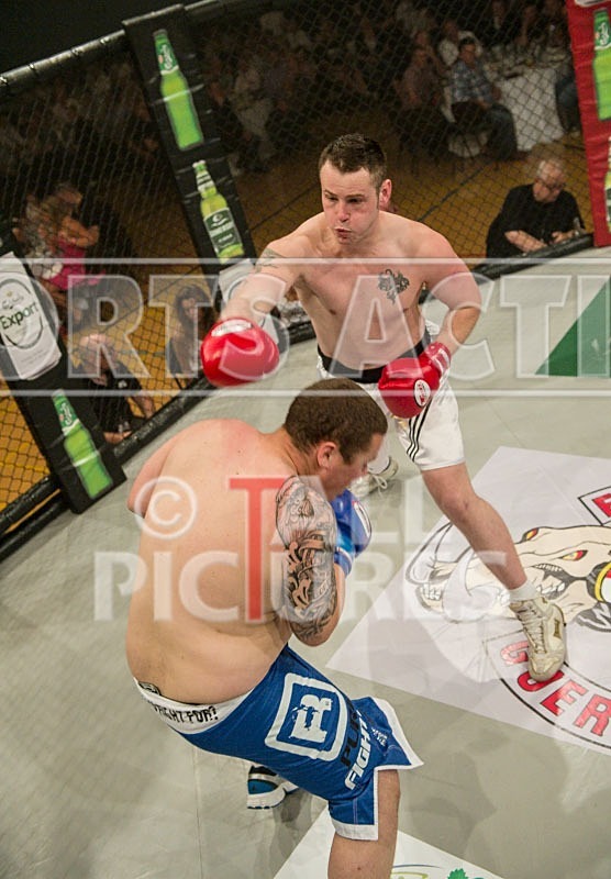 Lock-in Guernsey_2013_Bout-2-16 - BOUT-2