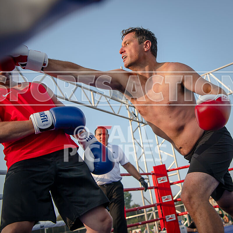 BOUT 11 - Rolo -9 and a Half Digits De Saumarez v Darren -the Executio - BOUT 11 - Rollo '9 and a Half Digits' De Saumarez v Darren 'the Executioner' Etasse