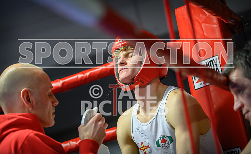 BOUT 3- Arnie Watson v Arthur Tipping-32 - BOUT 3 - Arnie Watson v Arthur Tipping