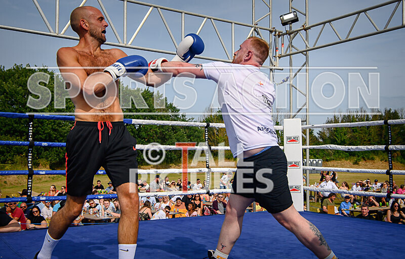 BOUT 3 - Dangerous Dan Cavanagh v Tim Scrappy Doo Rogers-36 - BOUT 3 - 'Dangerous' Dan Cavanagh v Tim 'Scrappy Doo' Rogers