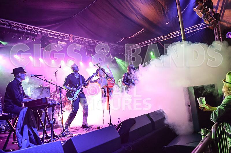 Johnny Cage and the Voodoo Groove-29 - JOHNNY CAGE AND THE VOODOO GROOVE