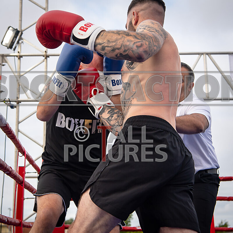 BOUT 14- Koen Kraken Le Prevost v Alec the Bomber Bailey-33 - BOUT 14- Koen 'Kraken' Le Prevost v Alec 'the Bomber' Bailey